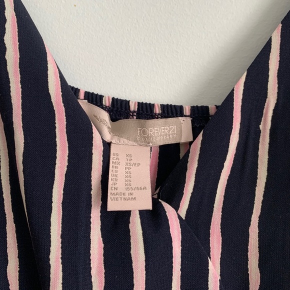 Sleeveless Striped Romper - Picture 4 of 6